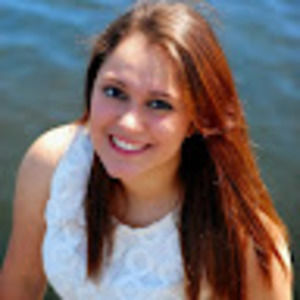 Meet your Posher, Larissa